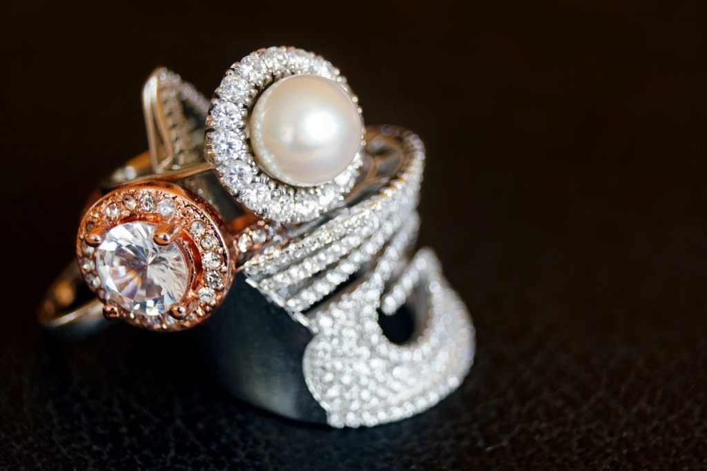 Silver-colored Ring With Clear Gemstone and White Pearl